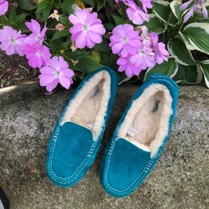 UGG AUSTRALIA FUR DAKOTA SLIPPERS